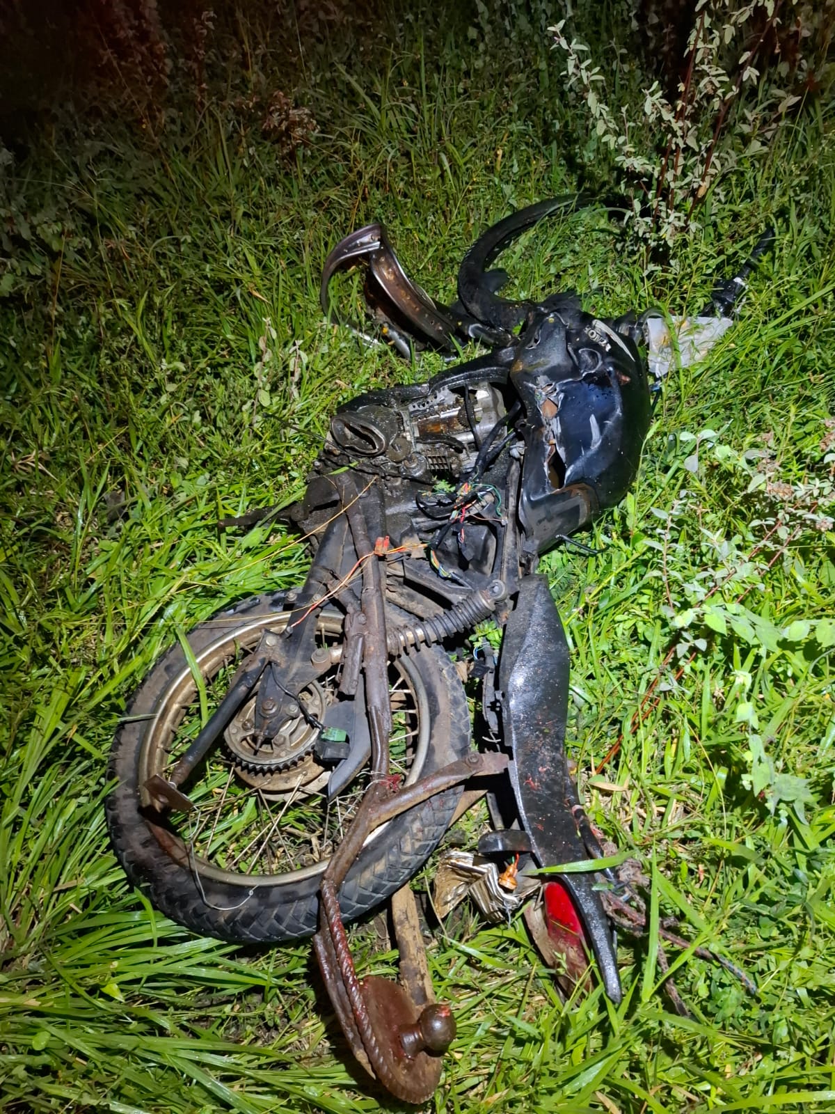 Motociclista morre após grave colisão com caminhão na BR-324, em Riachão do Jacuípe