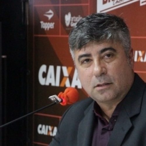 Após triunfo contra o Sport, Gallo enxerga evolução do Vitória