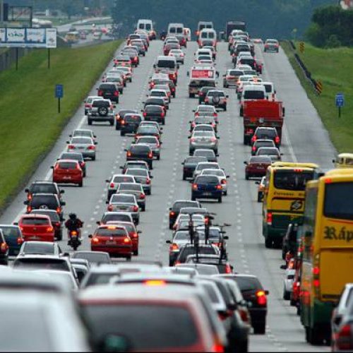 Câmara aprova anistia de 45 dias a motoristas que dirigiram com faróis apagados