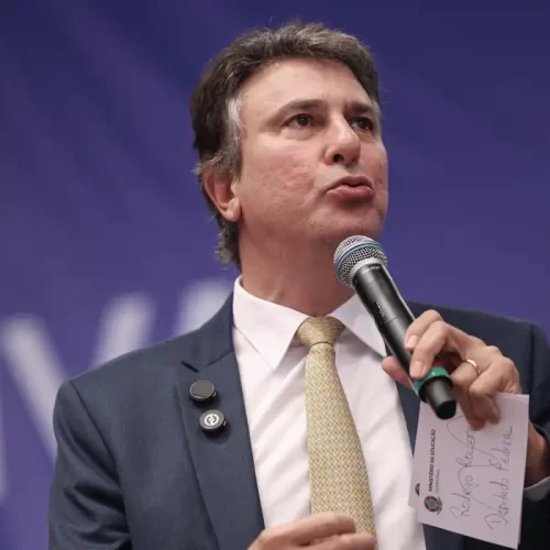 Brasil terá 5 mil novas vagas no Enem voltadas para áreas de ciência e tecnologia, anuncia ministro da Educação