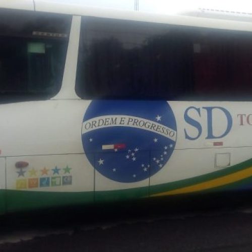 Bandidos tentam assaltar micro-ônibus que conduzia policiais militares
