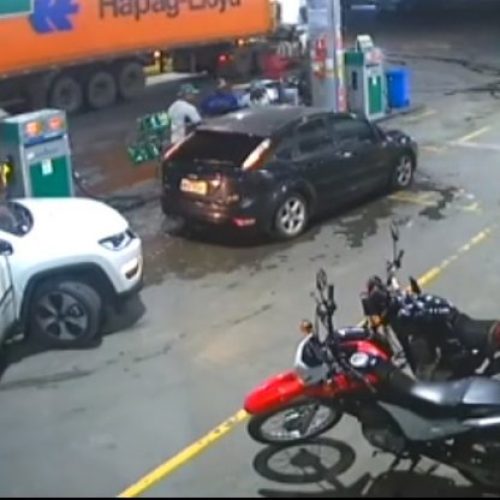Vídeo mostra assalto em posto combustíveis em Amélia Rodrigues