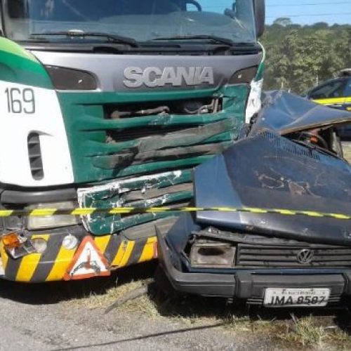 6 pessoas, entre elas uma criança, morrem em acidente na BR-116 em Antônio Cardoso