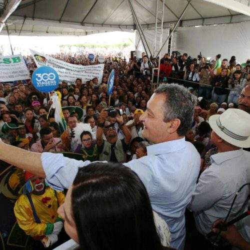 Governador Rui Costa faz visita de número 300 em SantaLuz