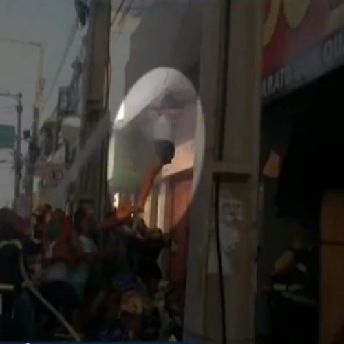 Mulher se joga de prédio para escapar de incêndio em Senhor do Bonfim