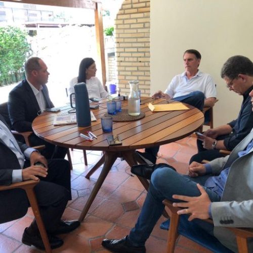 Em reunião com Dayane Pimentel, Bolsonaro propõe 13º para programa Bolsa Família