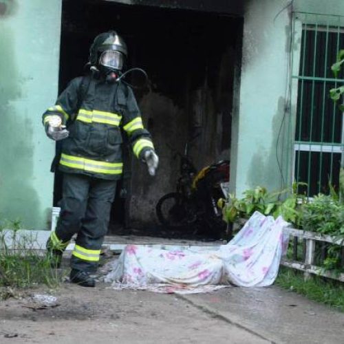 Uma pessoa morre e várias ficam feridas em incêndio no residencial Iguatemi, em Feira de Santana