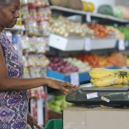 Ibametro orienta consumidores e comerciantes contra fraudes em balanças de pesagem de alimentos