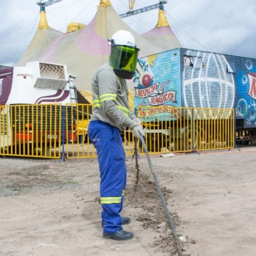 Coelba desativa ligação irregular de energia em circo de Feira de Santana