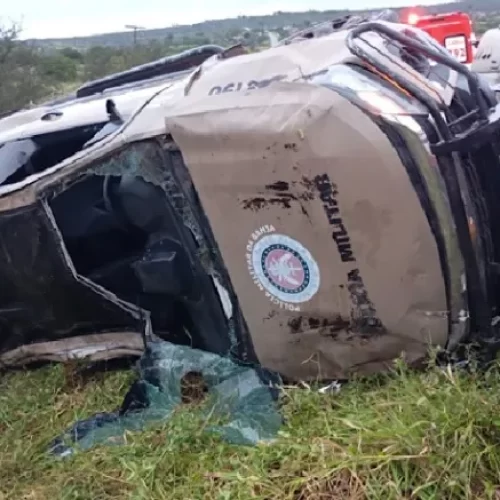 Viatura da PM capota na BA-409 entre Conceição do Coité e Serrinha