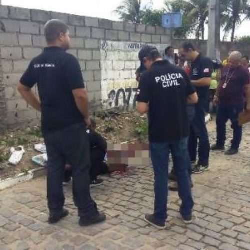 Catador de latas é assassinado com tiros na cabeça em Feira de Santana