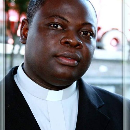 Serra Preta: Padre sofre racismo e população se mobiliza em campanha na internet