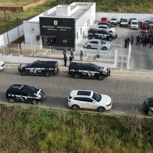 Operação Consanguíneos prende dois irmãos por homicídio e apreende armas em Santaluz