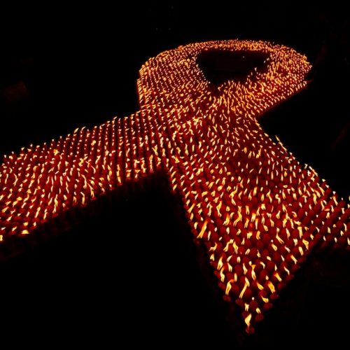 Pesquisa brasileira aponta que coquetel de medicamentos eliminou o vírus da Aids em paciente