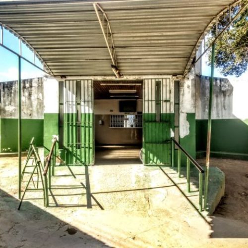 Jovem passa mal e morre em policlínica após tomar cápsulas para emagrecer