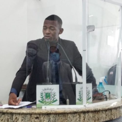 Jovem que obteve 980 na redação do Enem sugere na Câmara Municipal a criação de políticas públicas para a educação