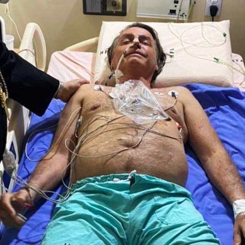 Presidente deve ficar três dias internado em SP, diz Flávio Bolsonaro