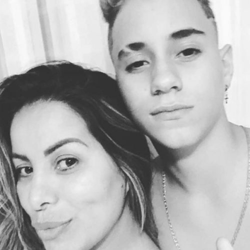Após morte do filho, cantora Walkyria faz alerta: ‘Vigiem. A internet está doente’