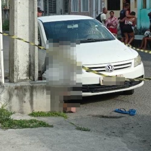 Policial é baleado em tentativa de assalto; um dos bandidos morreu