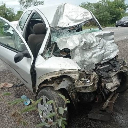 Irmãos que moravam em Feira morrem em acidente no entroncamento de Tanquinho