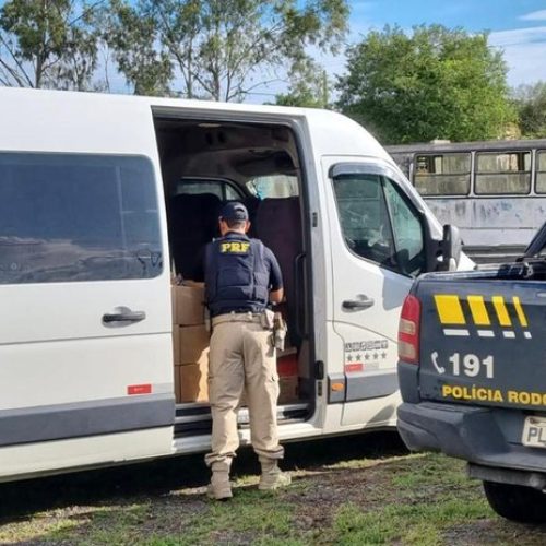 PRF apreende mais de 700 kg de fogos de artifício sem nota em Feira de Santana