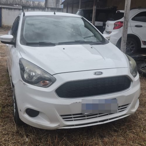 Homem é preso em flagrante com veículo roubado em Conceição do Coité