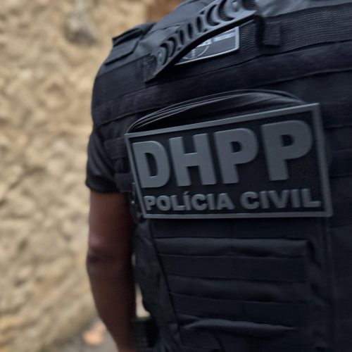 Ação da Polícia Civil cumpre oito mandados de prisão contra suspeitos de homicídio e envolvimento com grupos criminosos em Feira de Santana