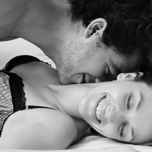 Fazer sexo regularmente faz bem para a saúde mental, diz especialista