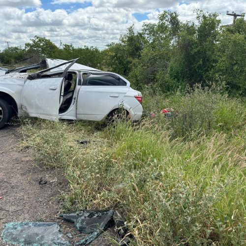 Capotamento na BR-116 entre Teofilândia e Araci deixa ferido leve