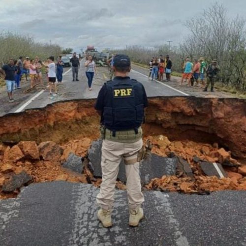 DNIT avança na recuperação da BR-116 entre Araci e Tucano