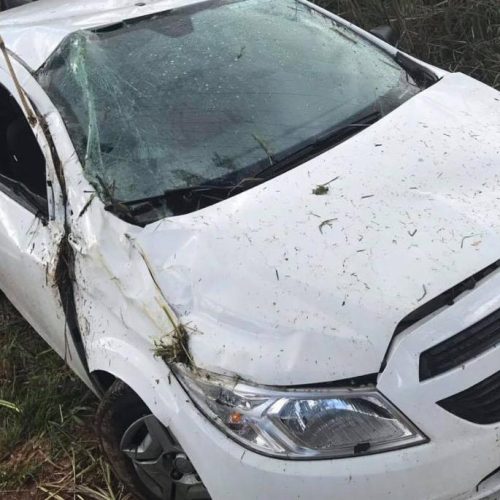 Carro de deputado estadual capota no oeste baiano