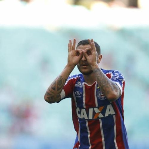 Bahia goleia o Vitória por 4 a 1 e sai da zona de rebaixamento