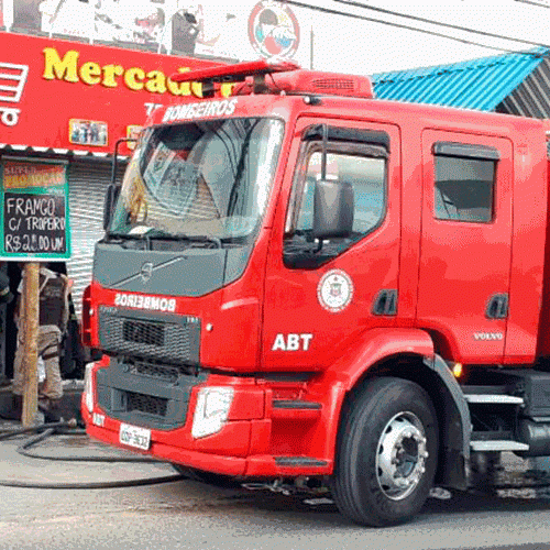 Supermercado pega fogo em Feira de Santana