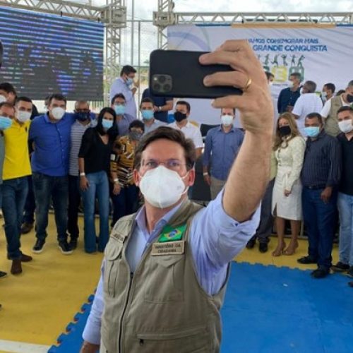 João Roma visita obras do governo federal em Serrinha e junta mais de 20 prefeitos baianos