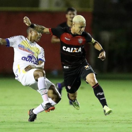 Vitória bate Chape, volta a vencer após três jogos e alivia crise