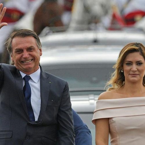 Bolsonaro toma posse como presidente da República em Brasília