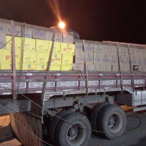 Carga com mais de 10 mil garrafas de whisky e vodka sem nota fiscal é apreendida em Seabra