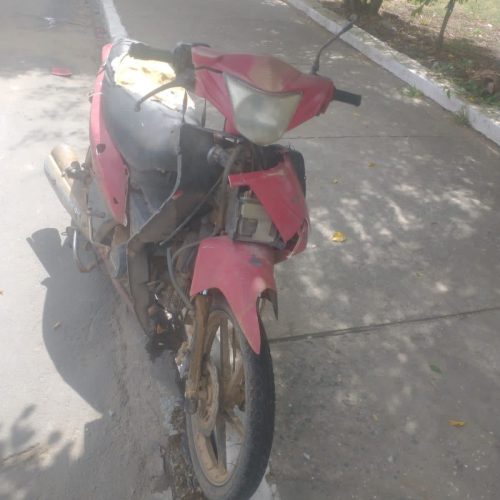 Colisão entre moto e caminhão na Eliel Martins deixa vítima em estado grave