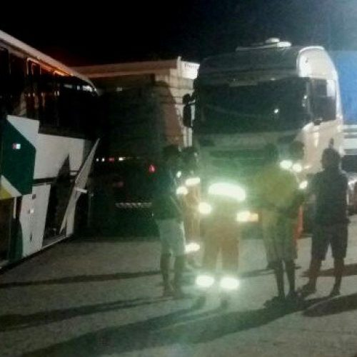 Acidente envolvendo 6 veículos deixa feridos em Riachão do Jacuípe