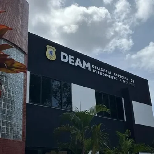 Jogador do Jacuipense é detido após denúncia de agressões contra companheira em Salvador