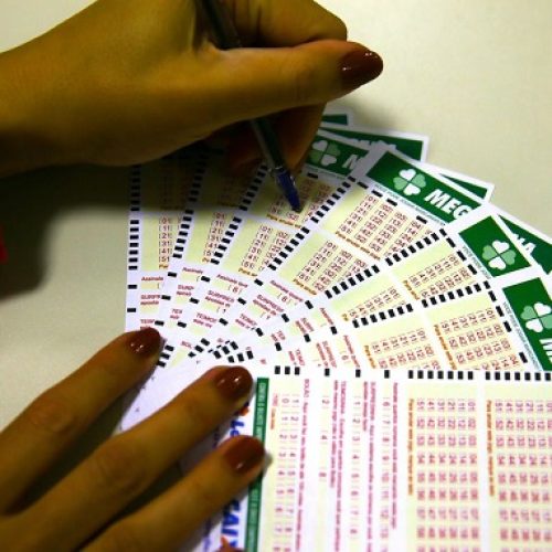 Ninguém acerta seis dezenas da Mega-Sena e prêmio vai a R$ 75 milhões