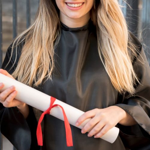 Diploma físico perde validade? MEC torna obrigatória emissão digital a partir de julho