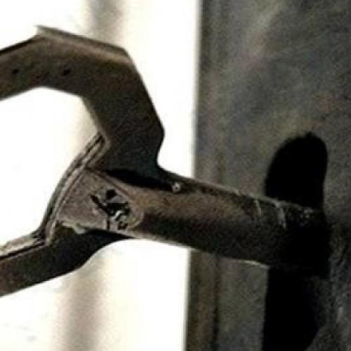 Idoso é preso por manter mãe de 80 anos em cárcere privado