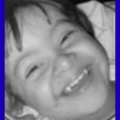 Criança morre após se afogar na piscina da própria casa na Bahia