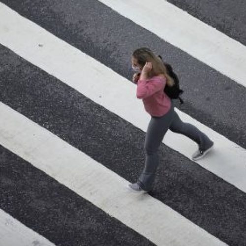 Quase 80% da população brasileira defende punição para violação de quarentena