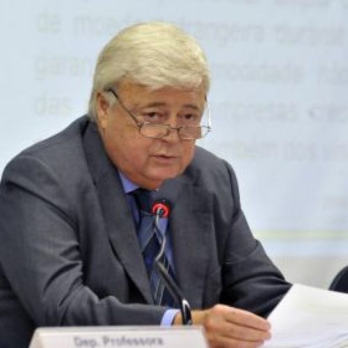 PGR examina possibilidade de pedir prisão de Ricardo Teixeira