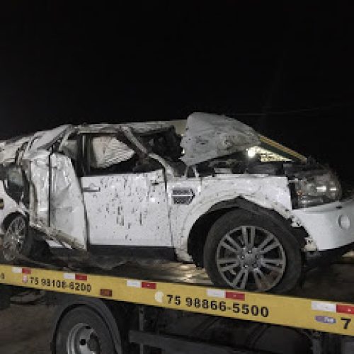 Homem perde controle e capota veículo na BR-324 em R. do Jacuípe