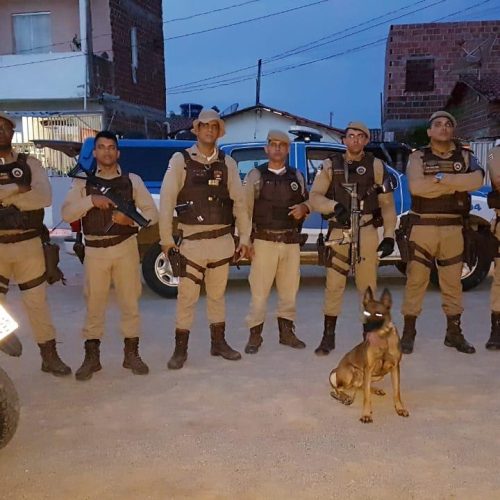 R. do Jacuípe: 90 CIPM realizou Operação policial no Bairro Bela Vista, com uso de Cão Farejador