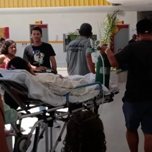 Queimadas: Idosa de 68 anos vota deitada em cama hospitalar