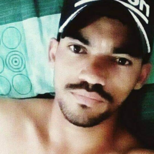 Homem é encontrado morto com tiros em cima de moto em São Domingos